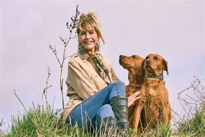 Lisa Hogan - BlogInfo