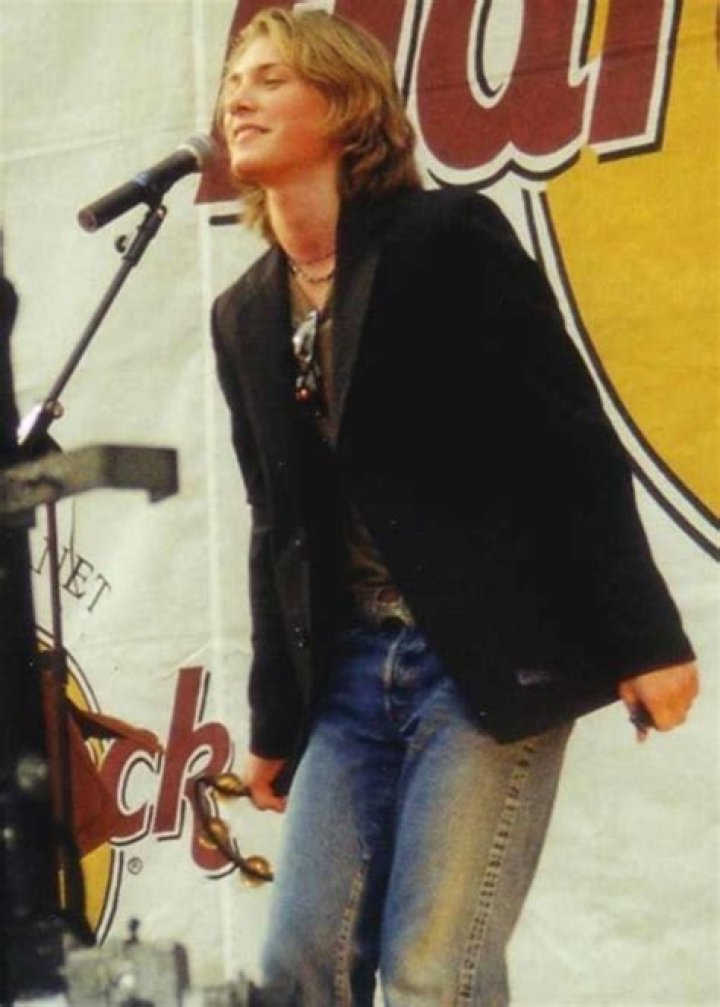 Taylor Hanson Height, Weight, Age, Spouse, Children, Facts, Biography