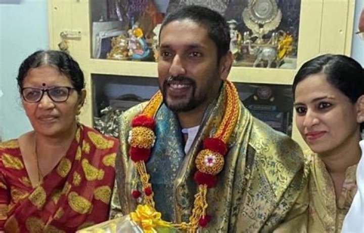 Who Is Arun Yogiraj Wife Vijetha Arun Yogiraj? 2 Kids Name
